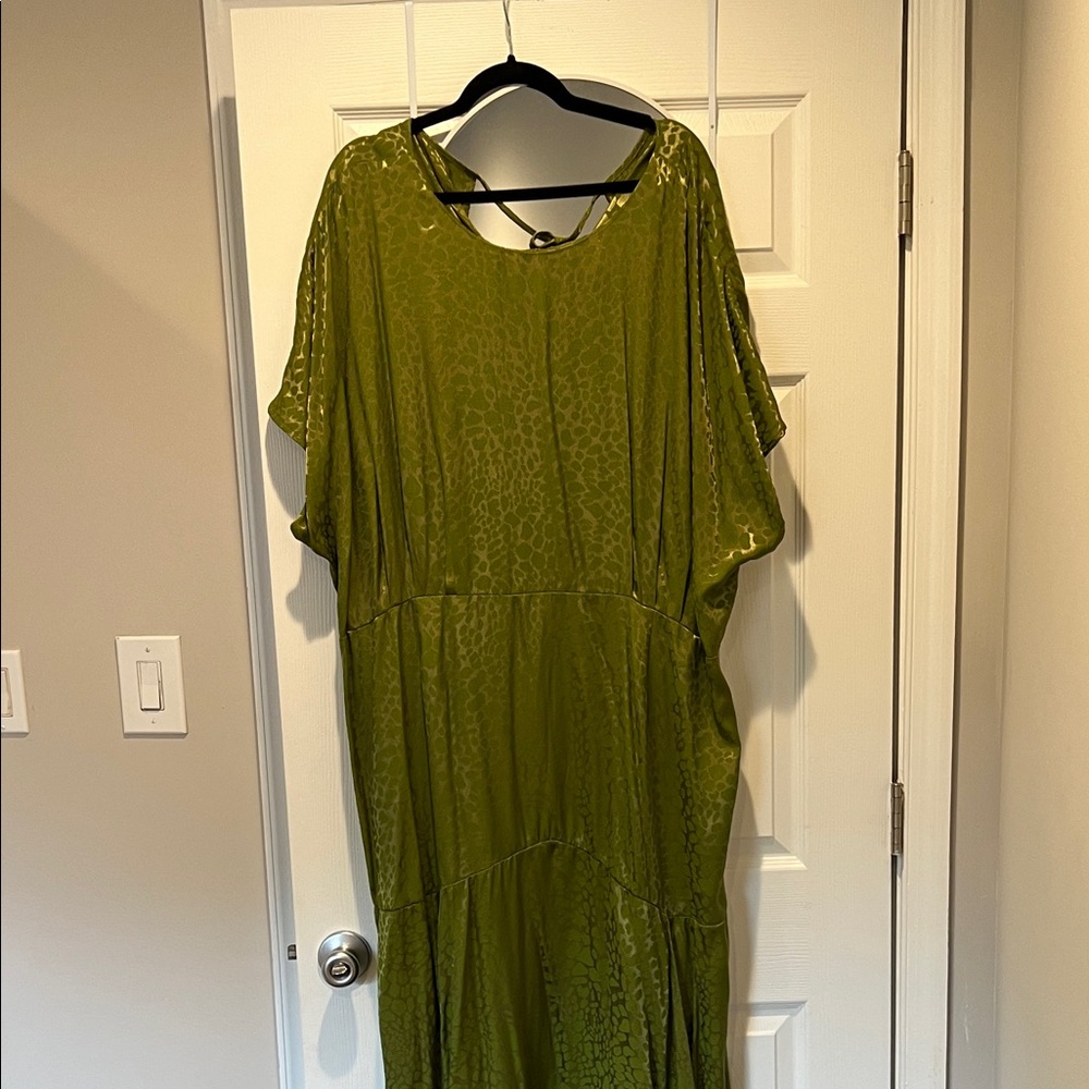 Never Fully Dressed Green Jacquard Erin Animal Print Maxi Dress - Picture 4 of 6